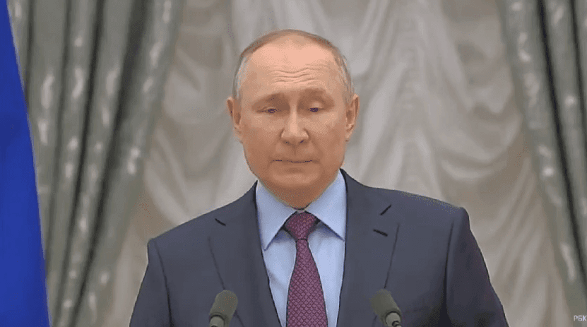 Путін розказав, скільки грошей “вливає” у війну проти України та заявив, що Захід “скоро здохне”